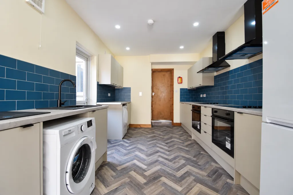8 bedroom house for rent