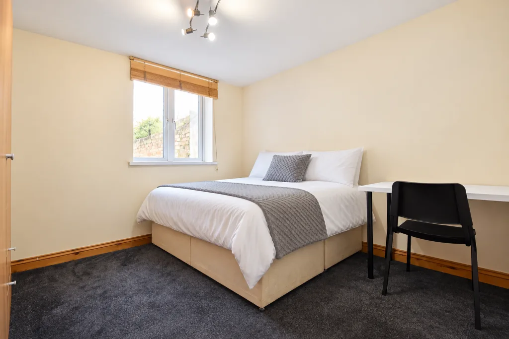 8 bedroom house for rent