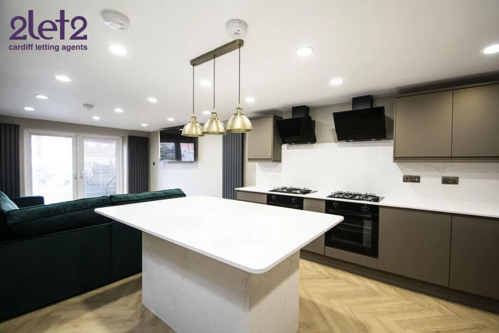 8 bedroom house for rent