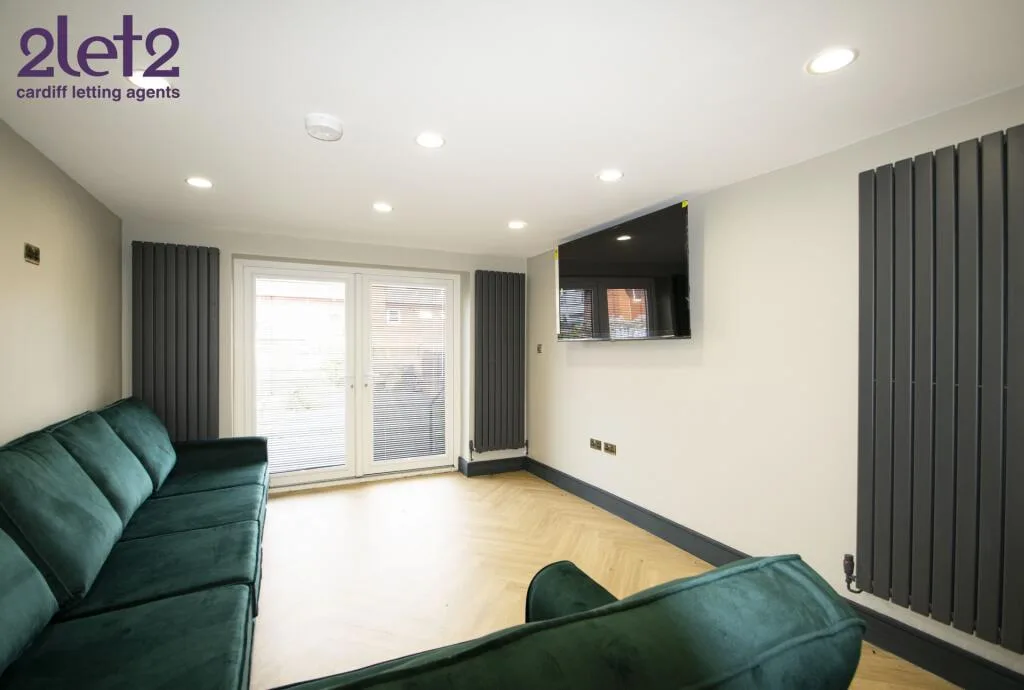 8 bedroom house for rent