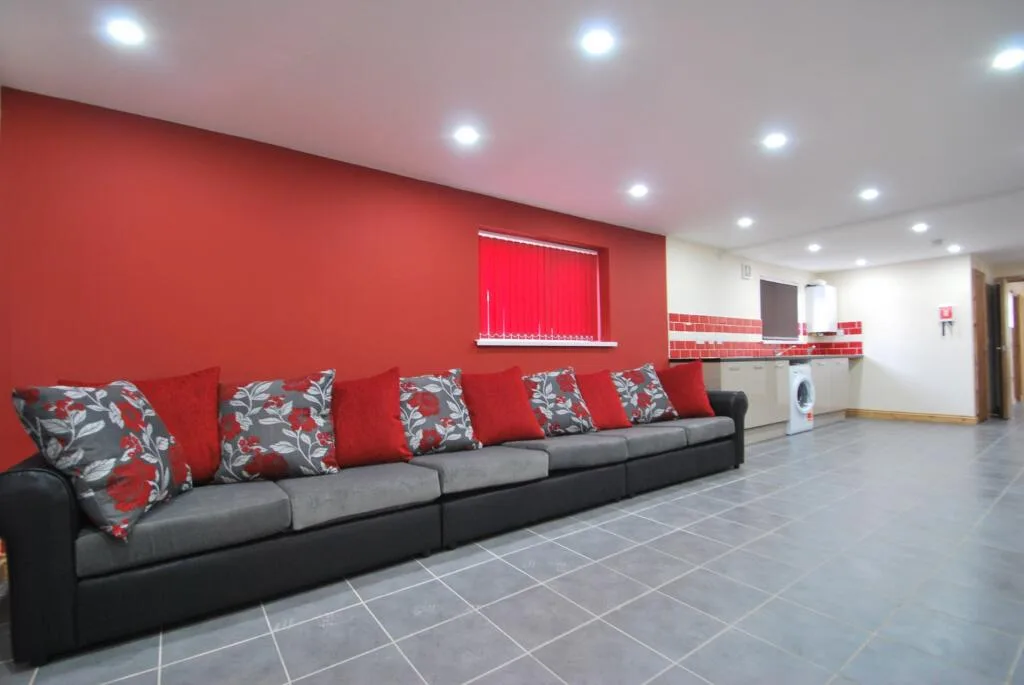 8 bedroom house for rent