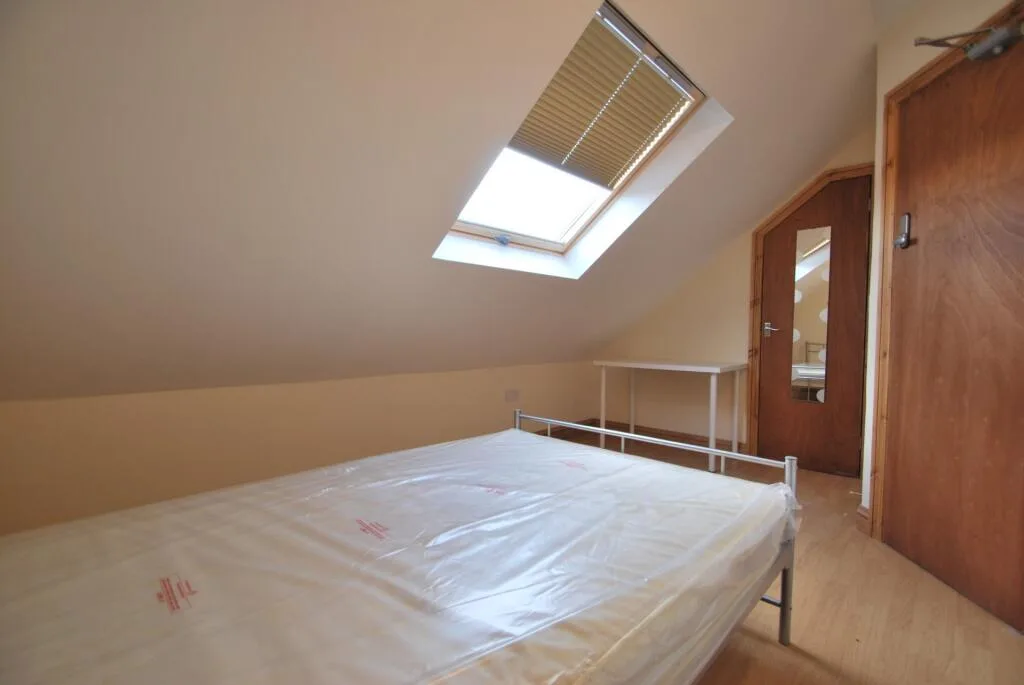 8 bedroom house for rent