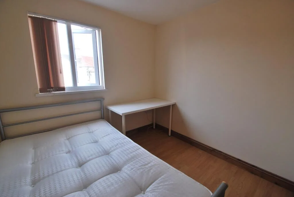 8 bedroom house for rent