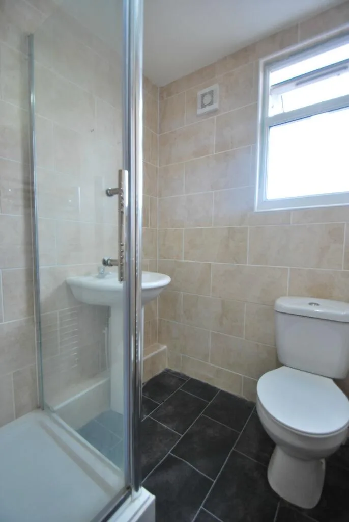 8 bedroom house for rent