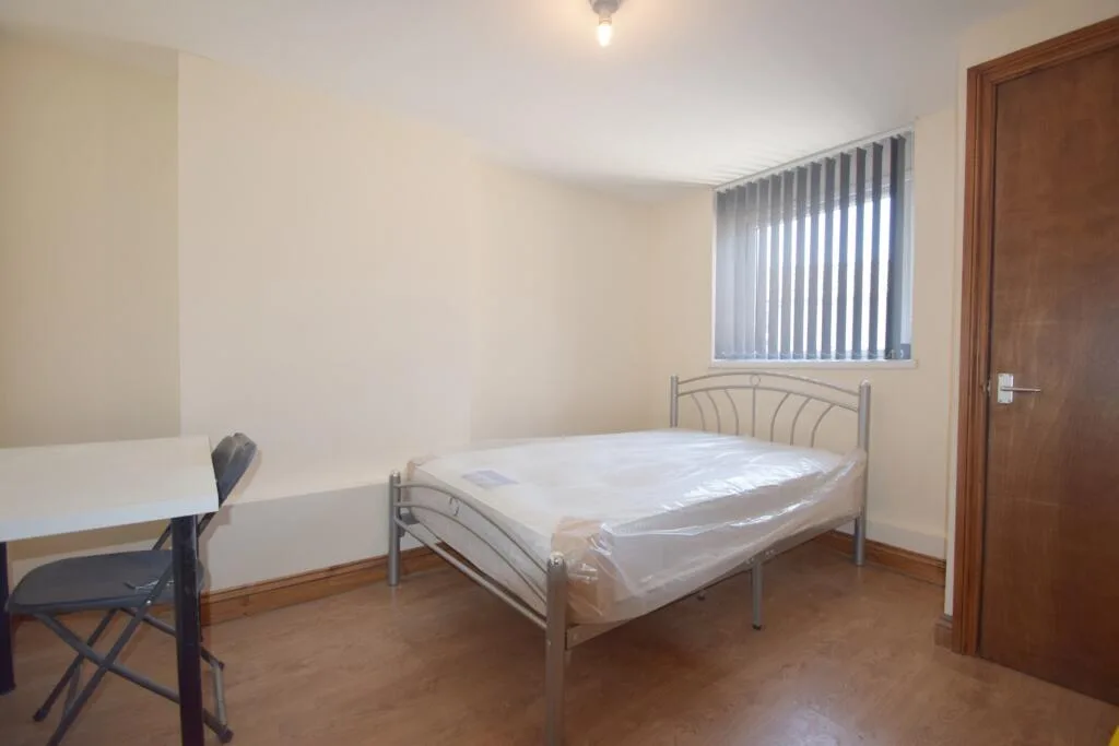 8 bedroom house for rent