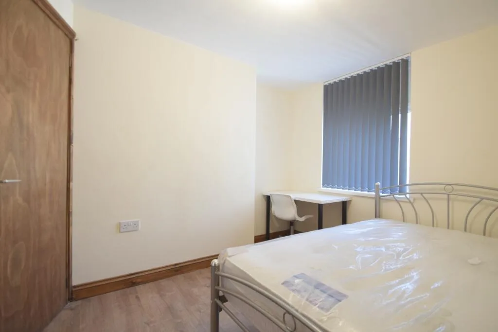 8 bedroom house for rent