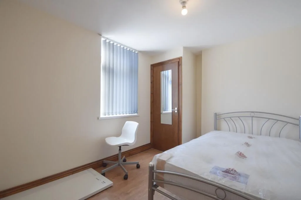 8 bedroom house for rent