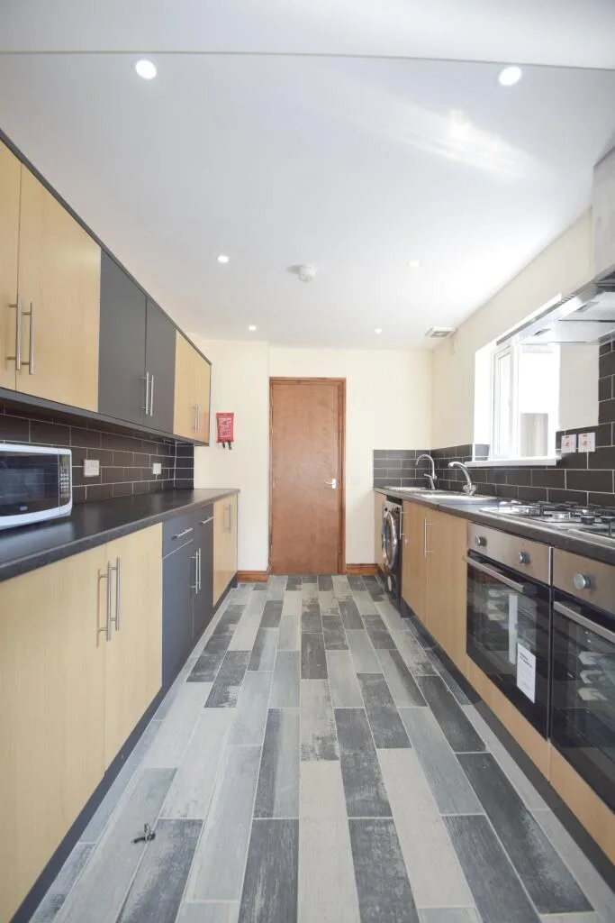 8 bedroom house for rent
