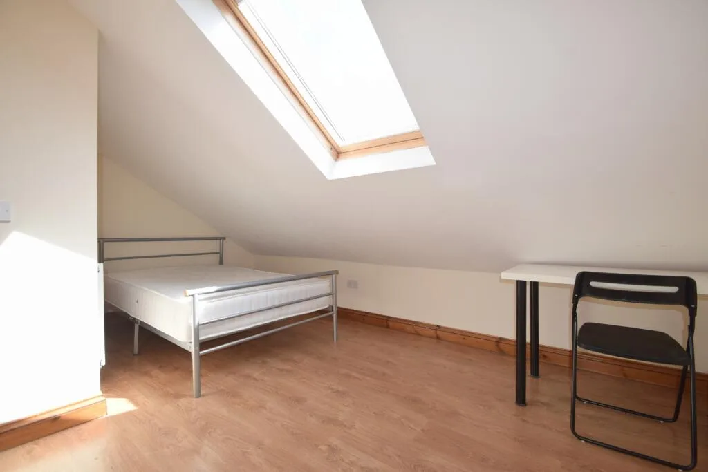 8 bedroom house for rent