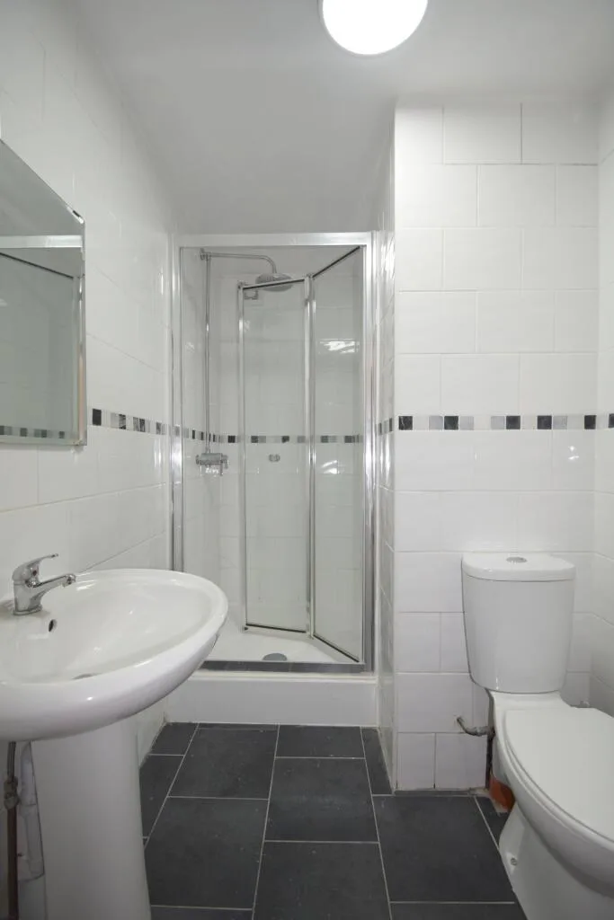 8 bedroom house for rent