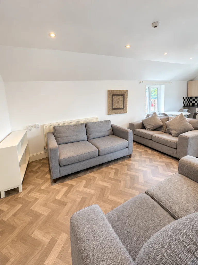 7 bedroom duplex for rent
