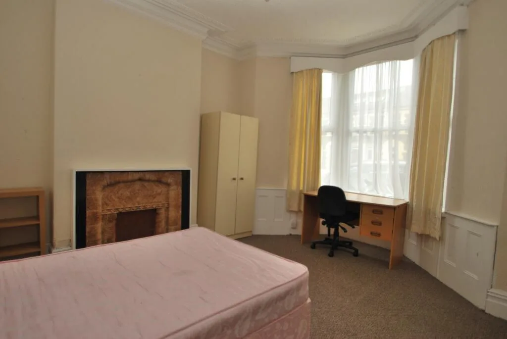8 bedroom house for rent