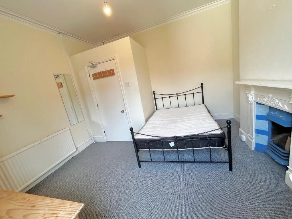 7 bedroom house for rent