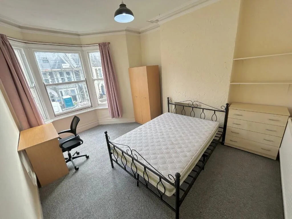 7 bedroom house for rent