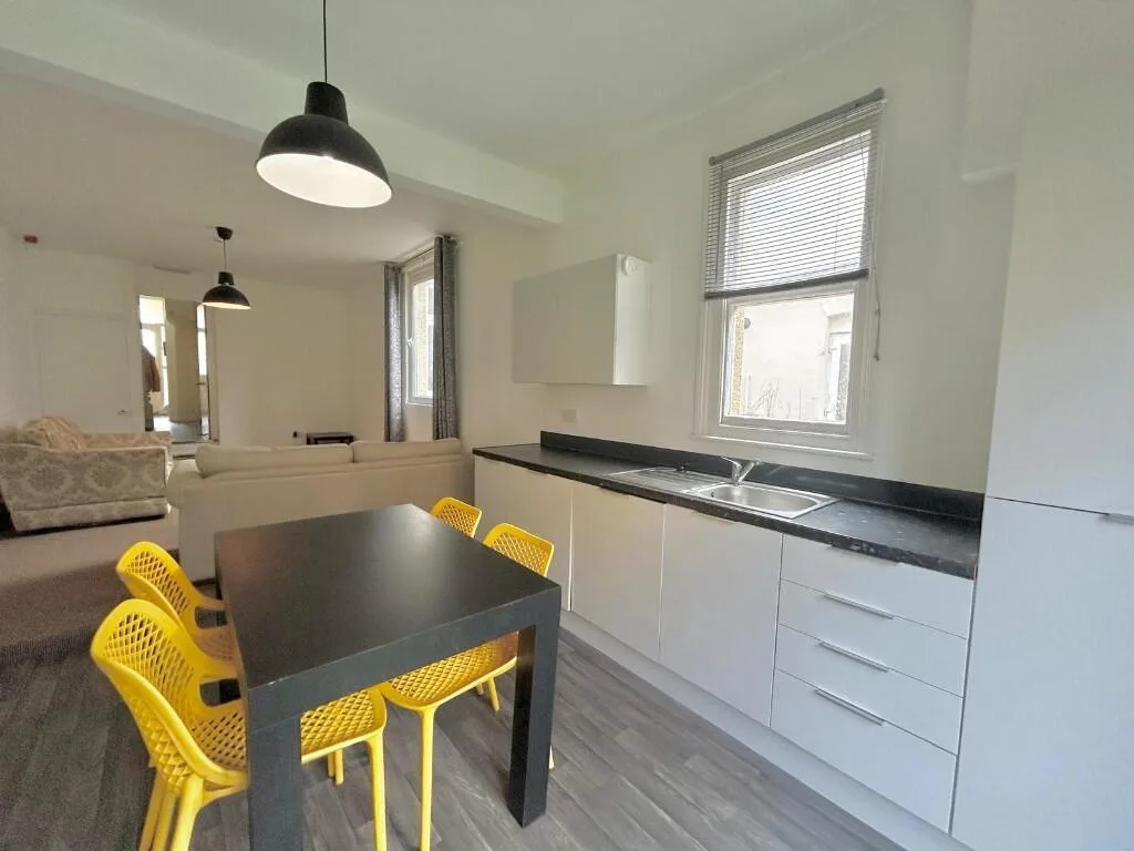 7 bedroom house for rent