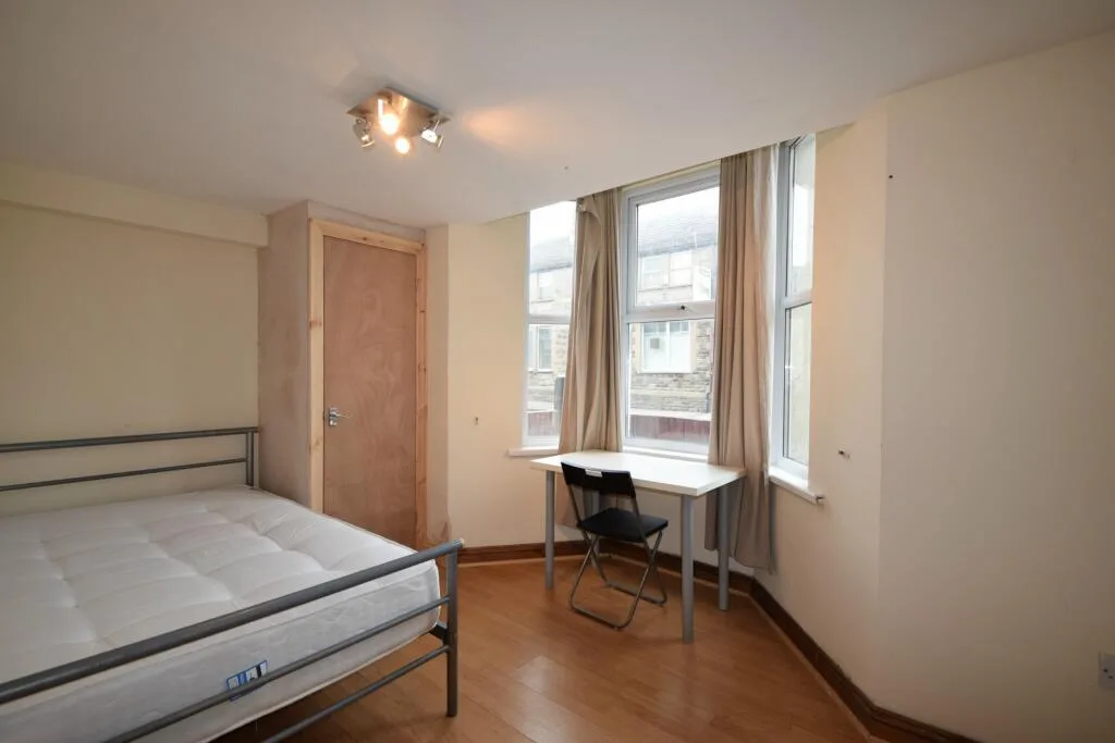 9 bedroom house for rent