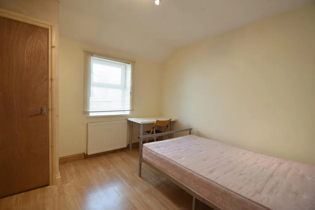 9 bedroom house for rent