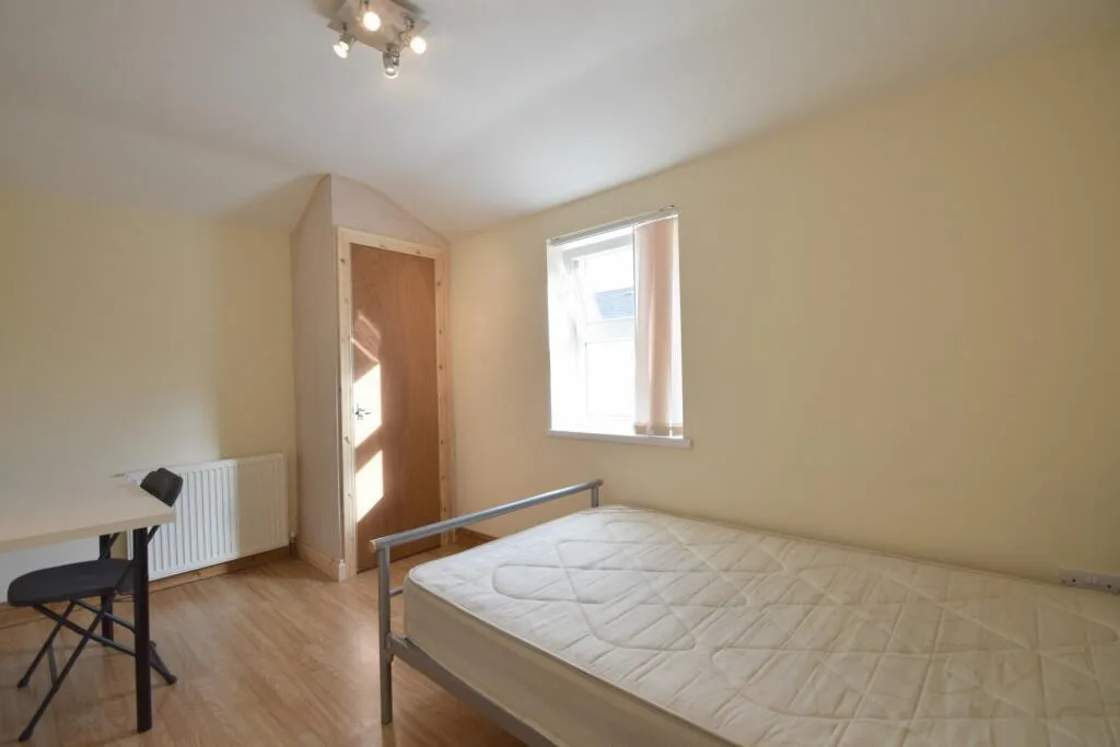 9 bedroom house for rent