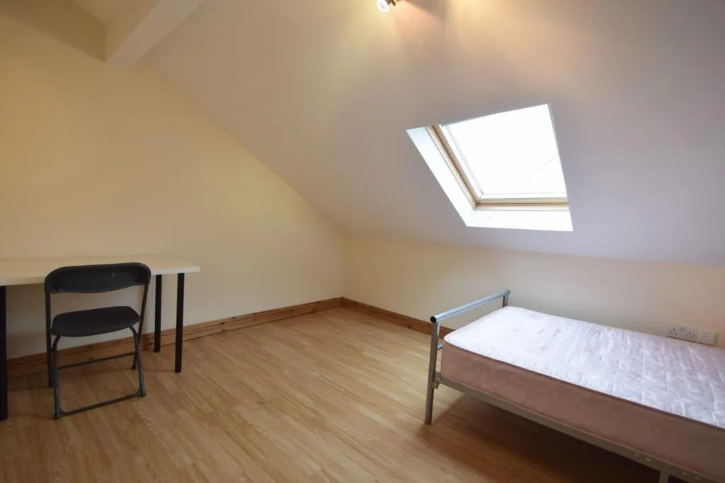 9 bedroom house for rent