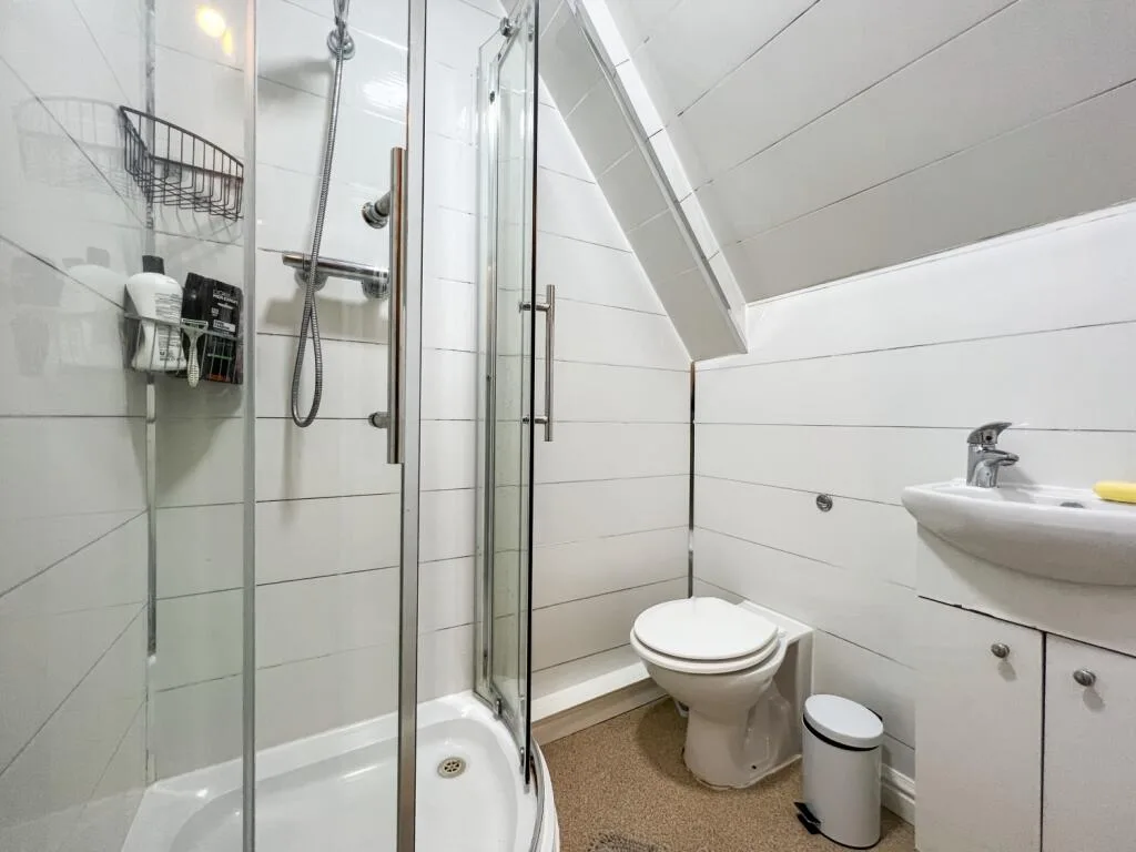 8 bedroom terraced house for rent