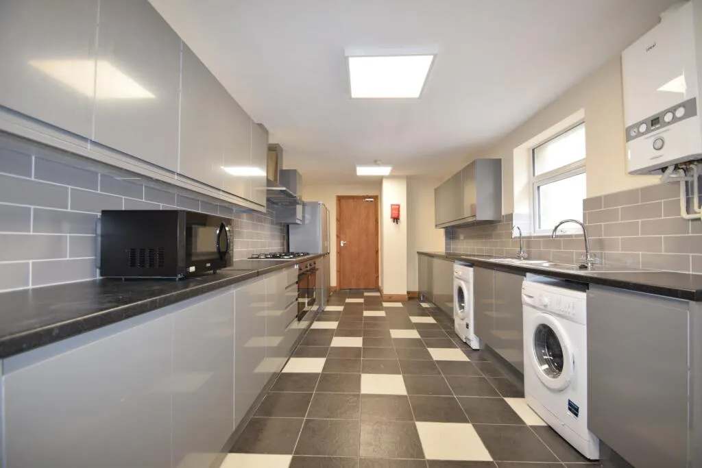 9 bedroom house for rent
