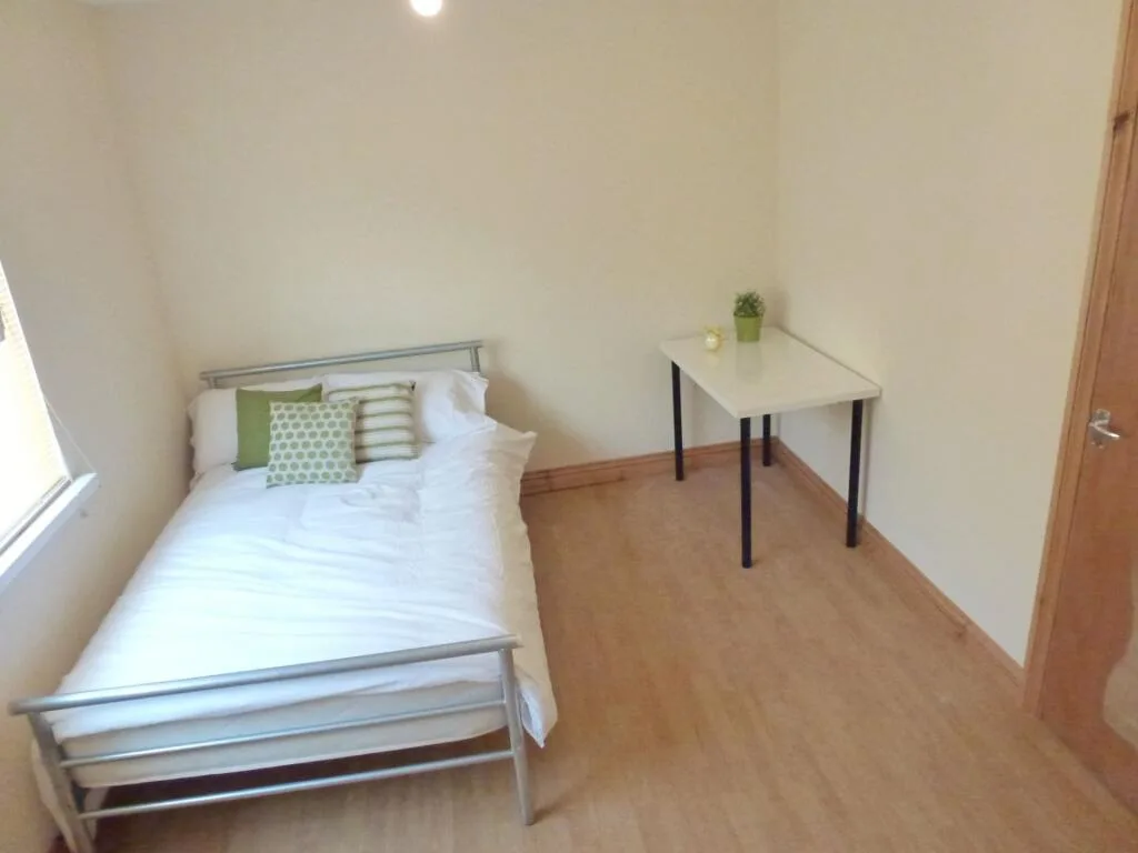 9 bedroom house for rent
