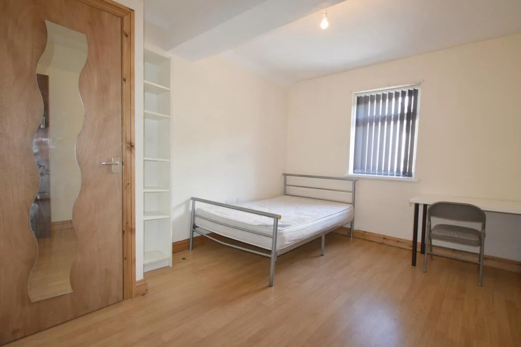9 bedroom house for rent