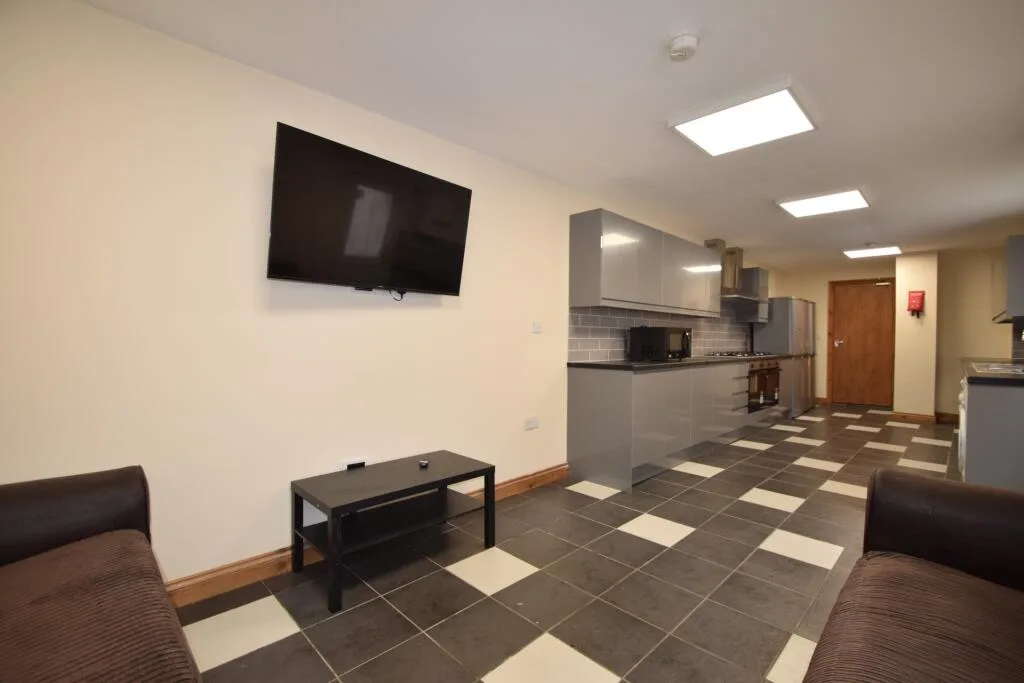 9 bedroom house for rent