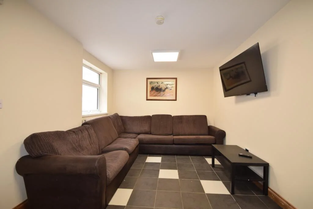 9 bedroom house for rent
