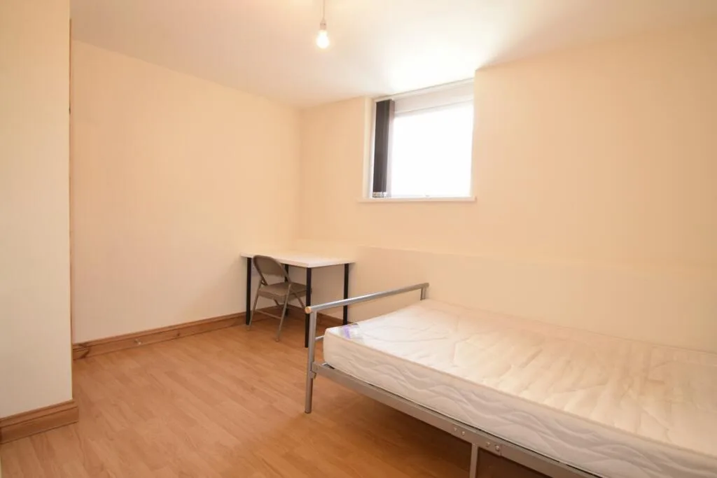 9 bedroom house for rent
