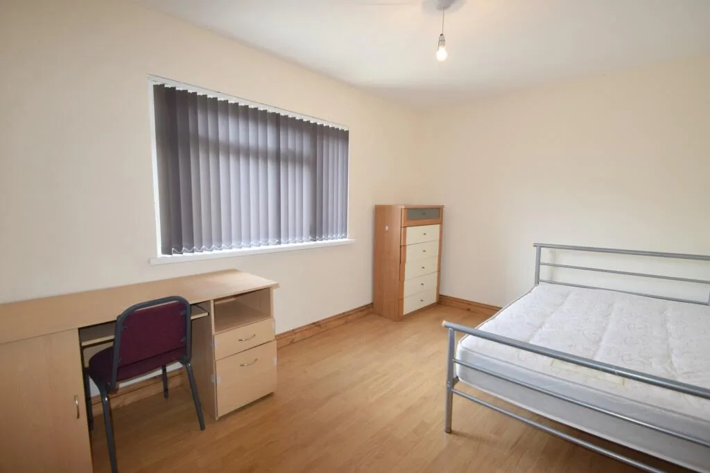 9 bedroom house for rent
