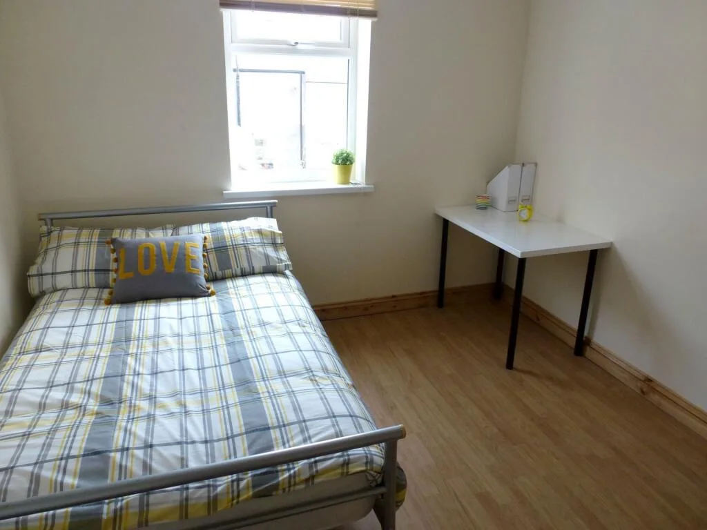9 bedroom house for rent
