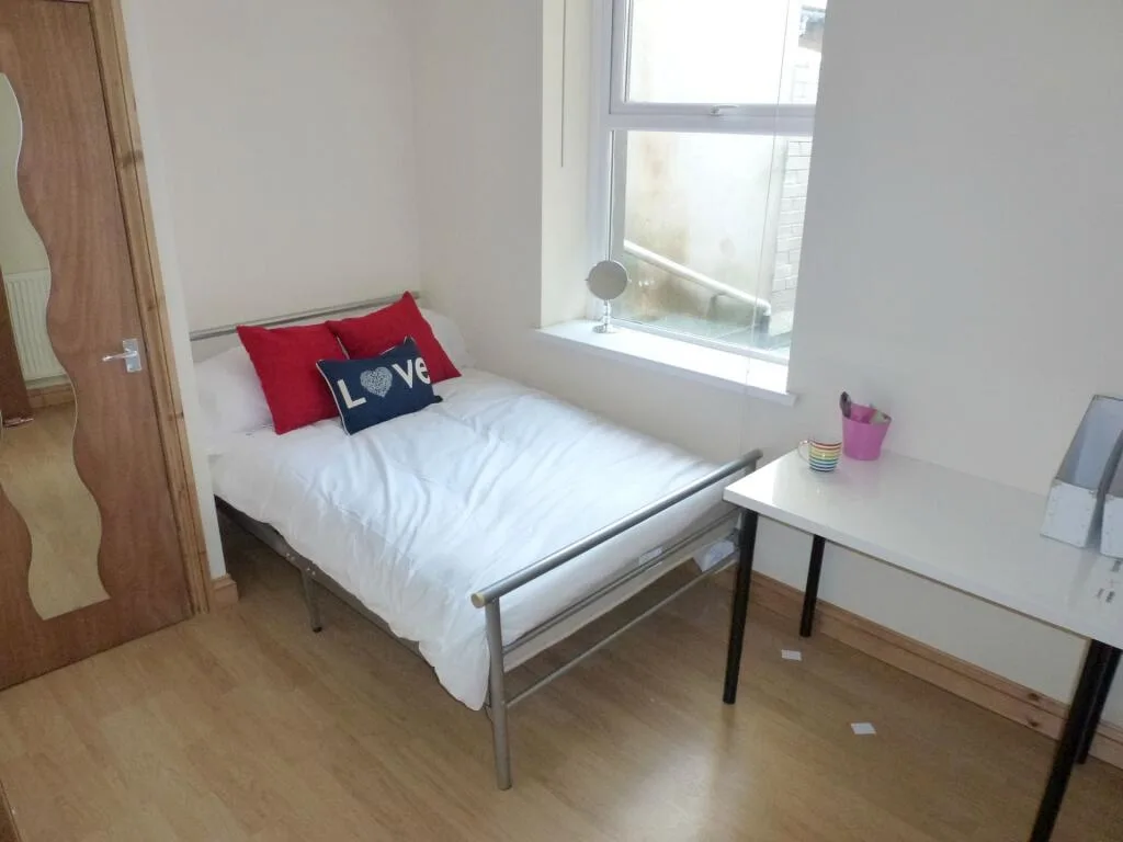 9 bedroom house for rent