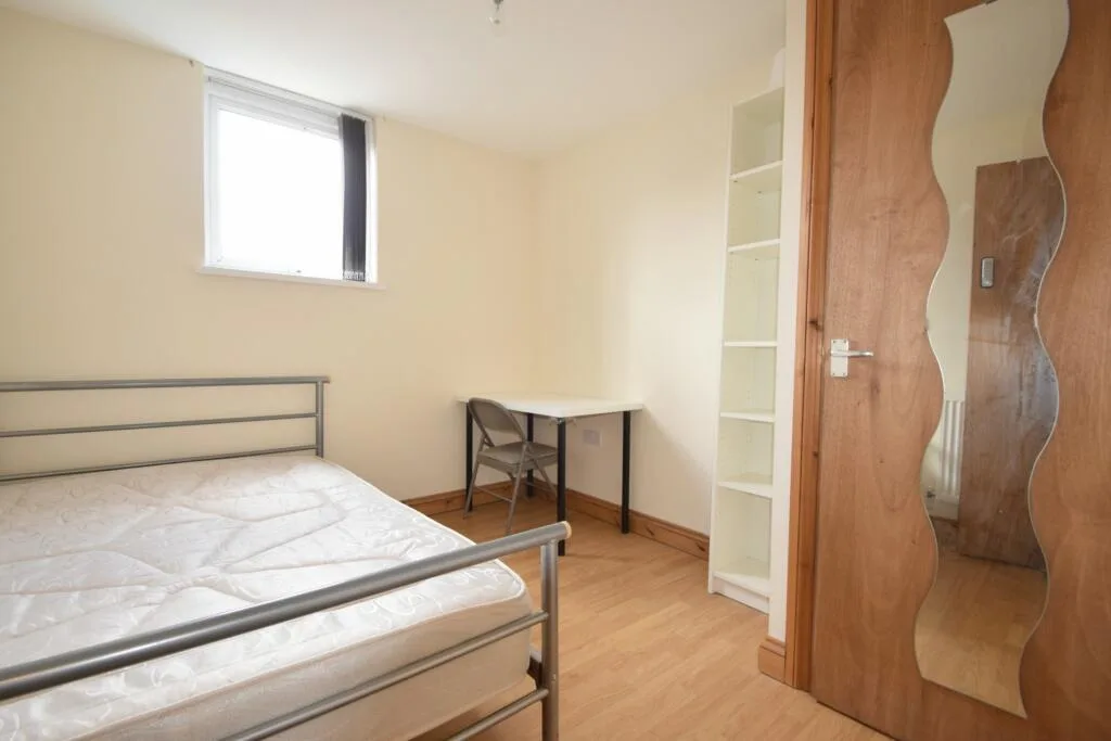 9 bedroom house for rent