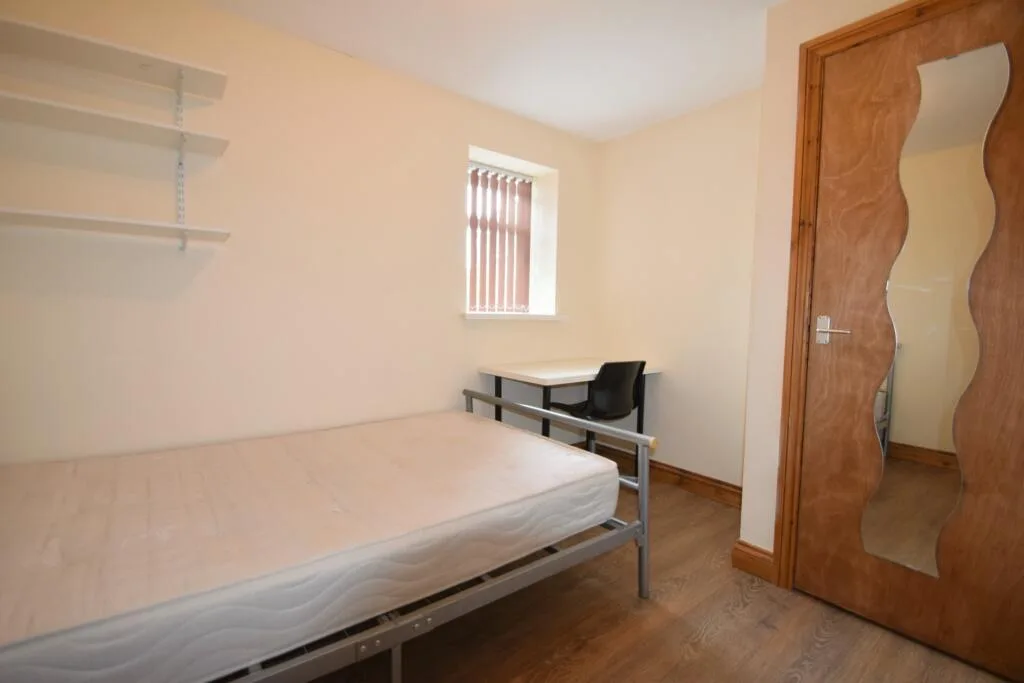 9 bedroom house for rent