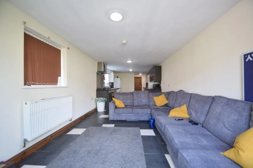 9 bedroom house for rent