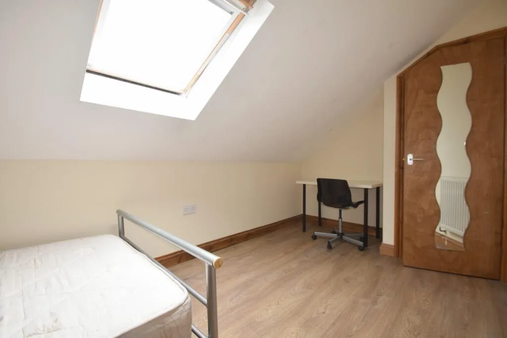 9 bedroom house for rent