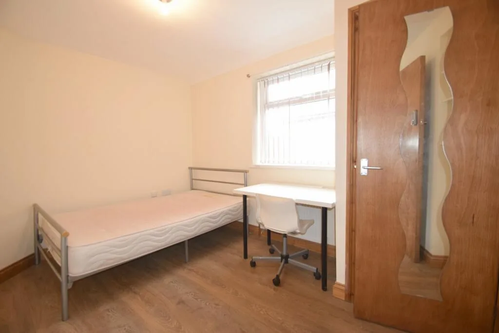 9 bedroom house for rent