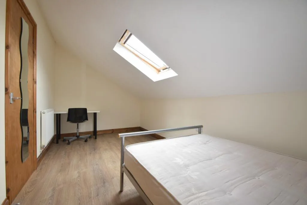 9 bedroom house for rent