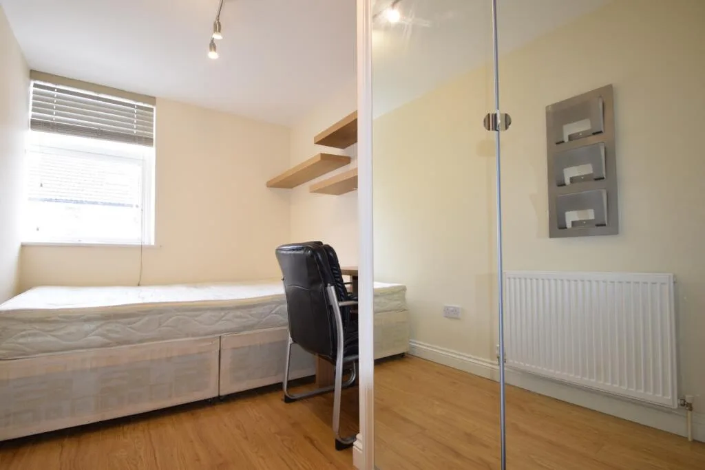 9 bedroom house for rent