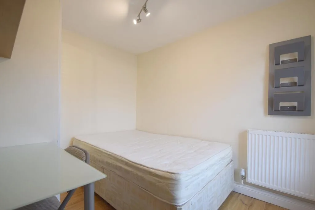9 bedroom house for rent