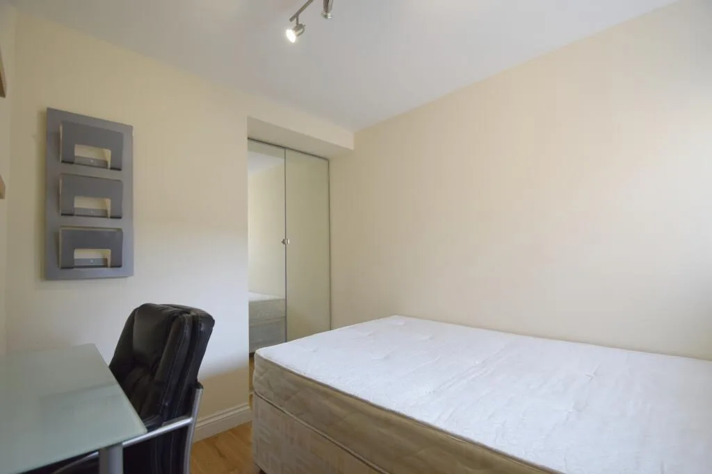 9 bedroom house for rent
