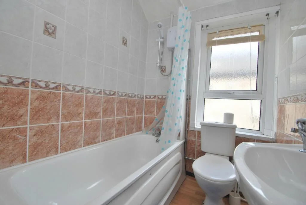 8 bedroom house for rent