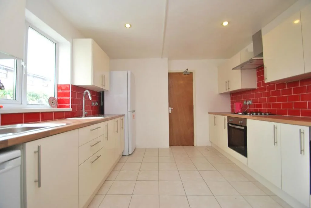 8 bedroom house for rent