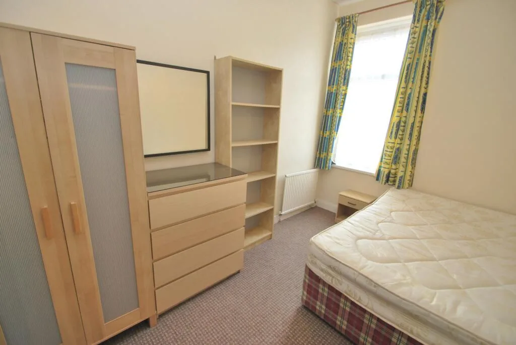 8 bedroom house for rent