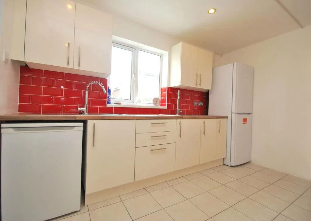 8 bedroom house for rent