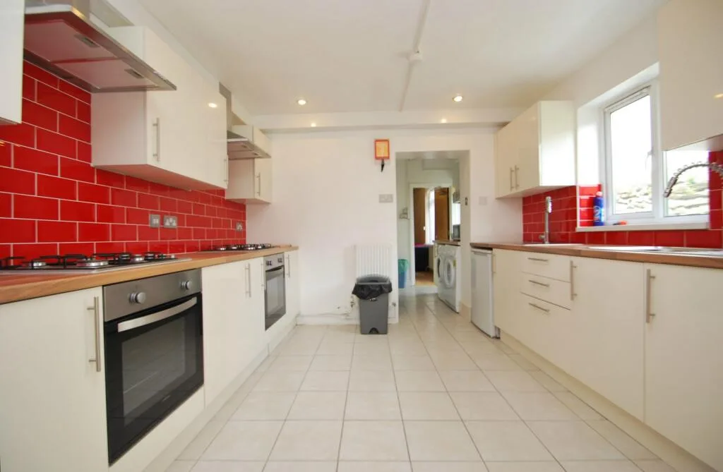 8 bedroom house for rent