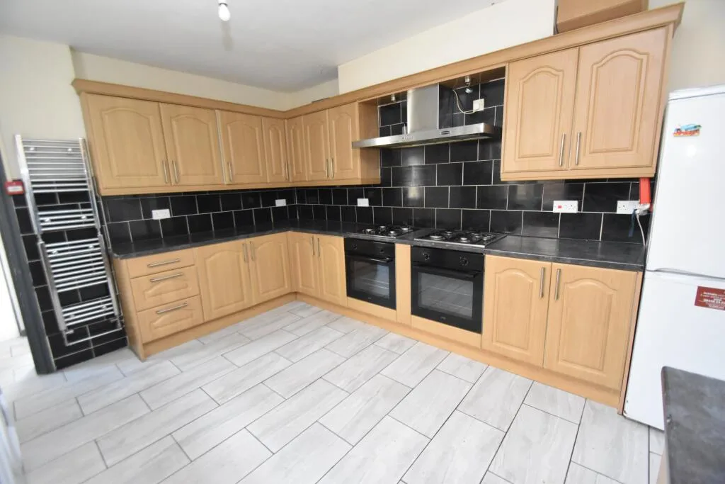 7 bedroom house for rent
