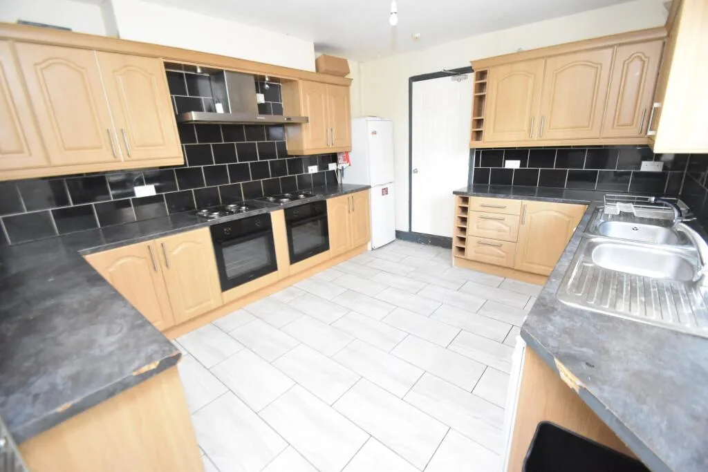 7 bedroom house for rent