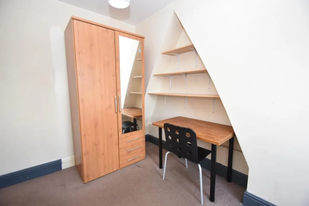 7 bedroom house for rent